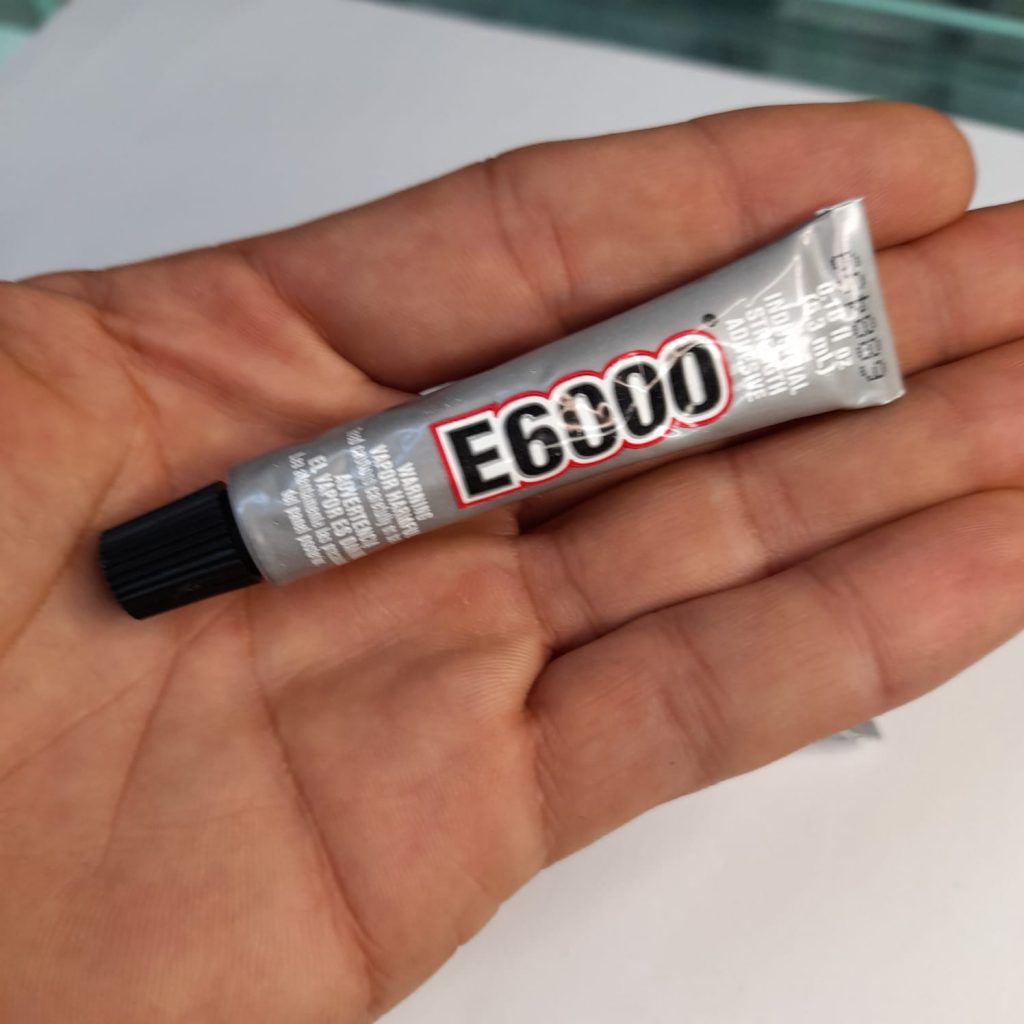 Adhesivo E6000 para tela
